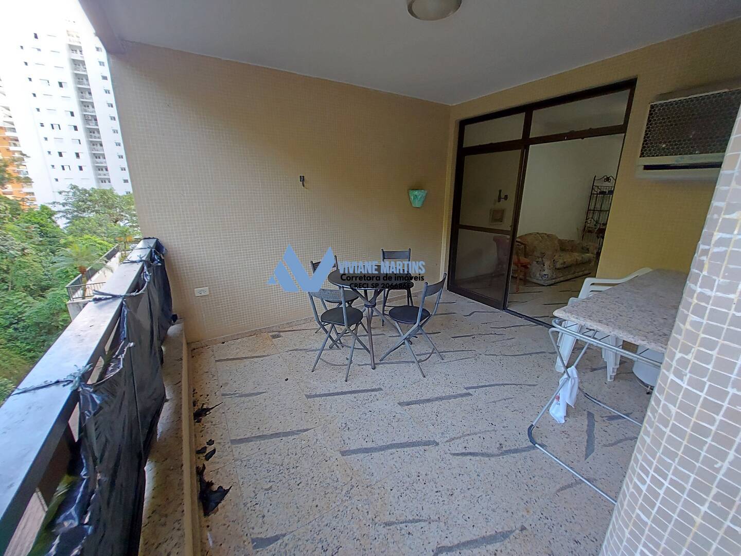 Apartamento à venda com 3 quartos, 115m² - Foto 2