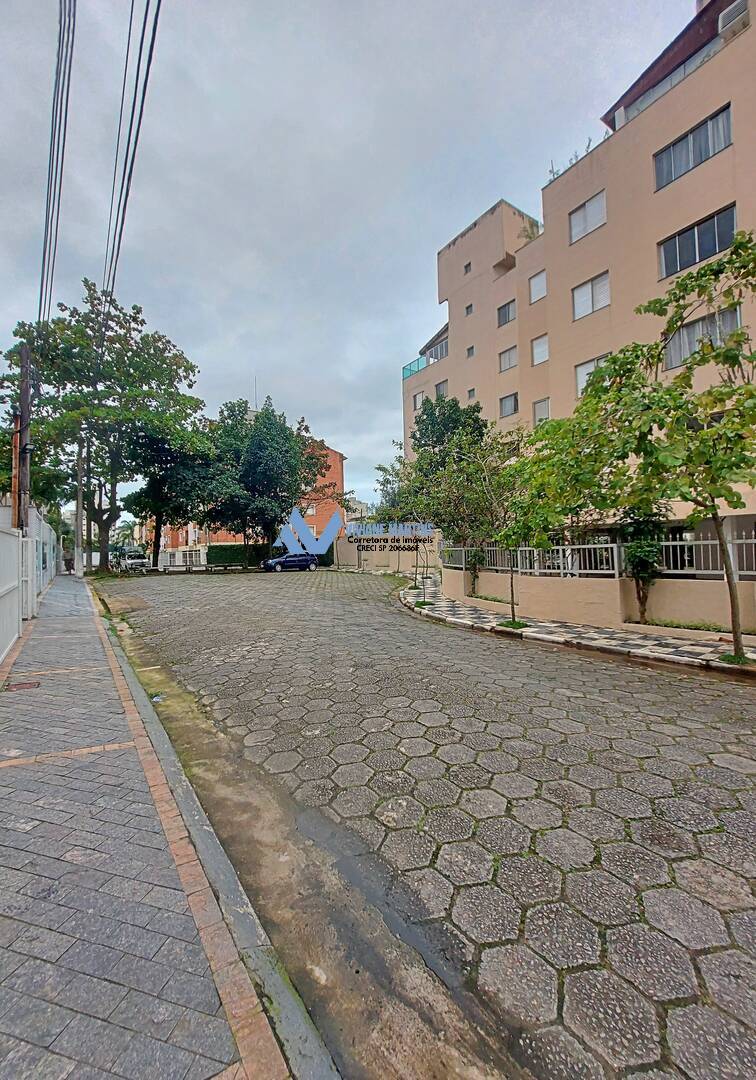 Apartamento para alugar com 2 quartos, 75m² - Foto 29