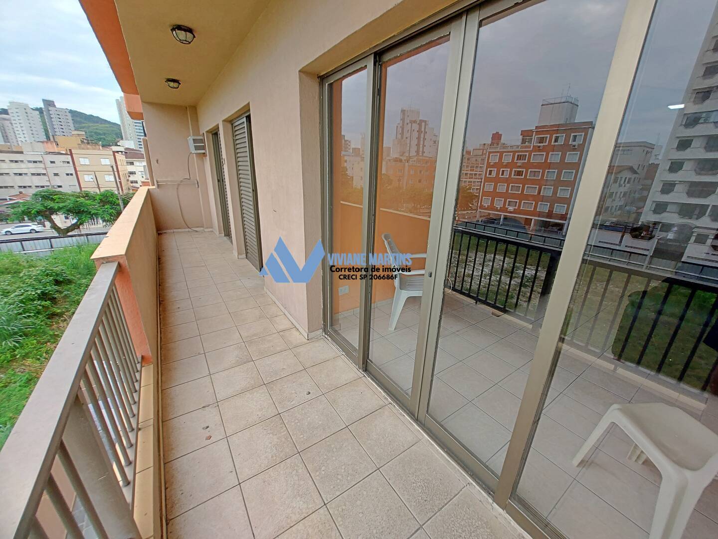 Apartamento à venda com 2 quartos, 70m² - Foto 3