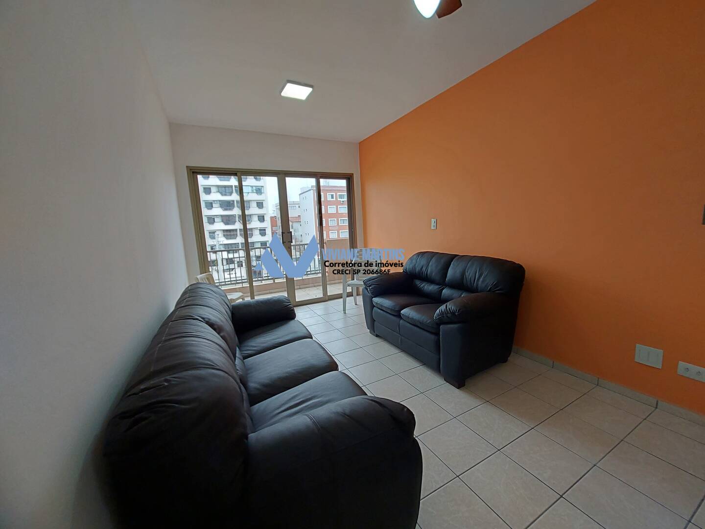 Apartamento à venda com 2 quartos, 70m² - Foto 2